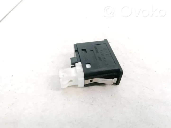 BMW X5 E70 Connecteur/prise USB 84109237653