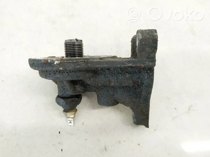 Volkswagen Jetta II Oil filter mounting bracket 