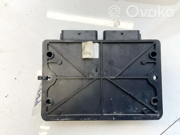 Mercedes-Benz Vaneo W414 Dzinēja vadības bloks e1310r020885