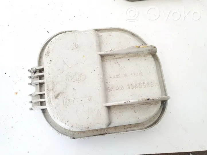 Ford Escort Osłona żarówki lampy przedniej 95AG13K060BA