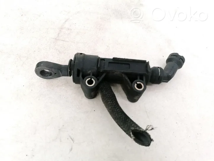 BMW 5 E39 Clutch master cylinder 21526756694