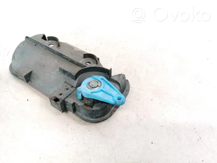 Opel Vectra B Front door lock (next to the handle) 