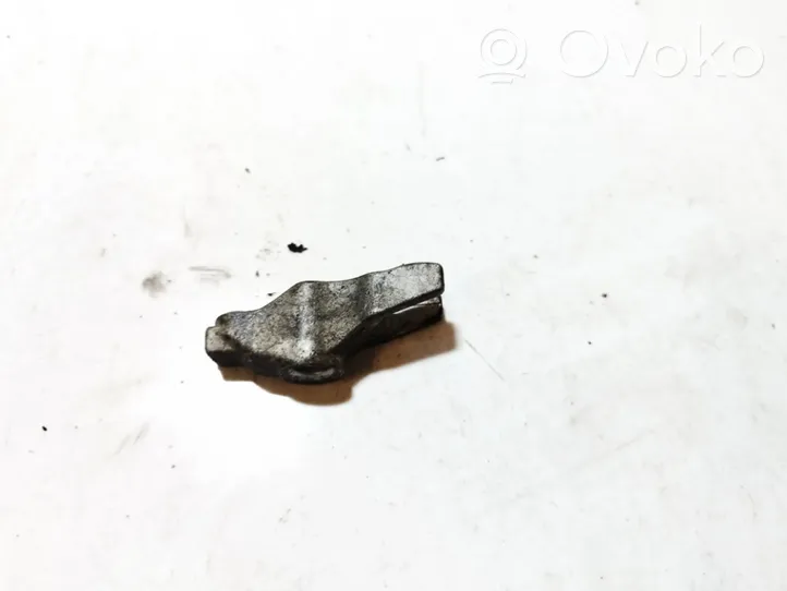 Opel Zafira B Support de pince d'injecteur de carburant 