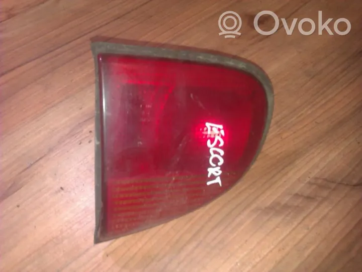 Ford Escort Lampy tylnej klapy bagażnika 93AG15K258