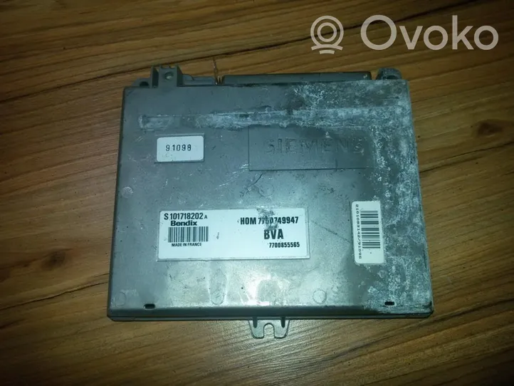 Renault Clio I Calculateur moteur ECU hom7700749947