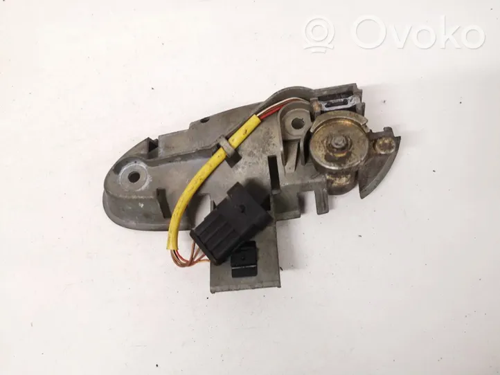 Opel Omega B1 Front door lock (next to the handle) gm105