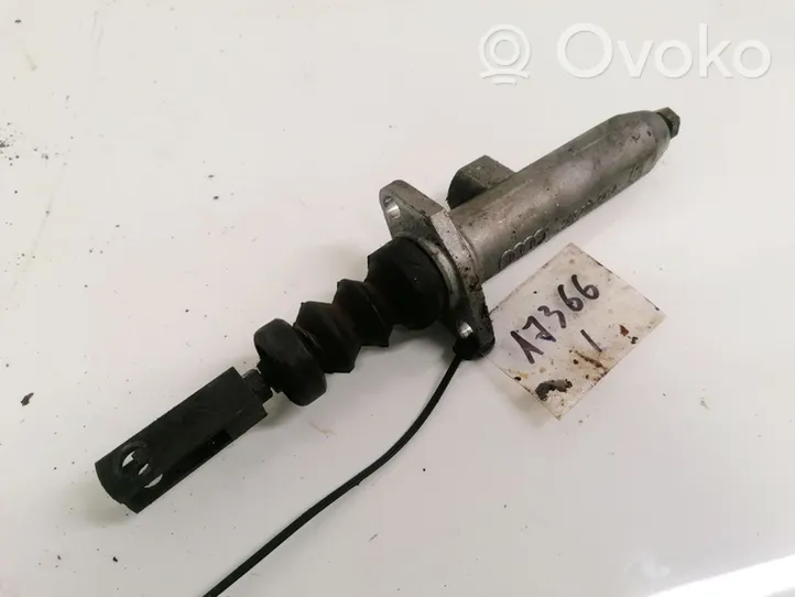 Audi 100 S4 C4 Pompa della frizione 443721401