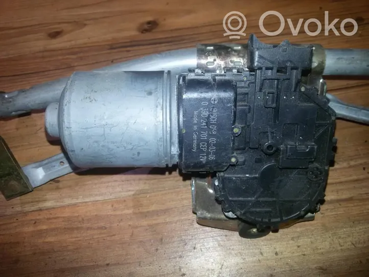 Citroen C5 Pyyhkimen moottori 0390241701