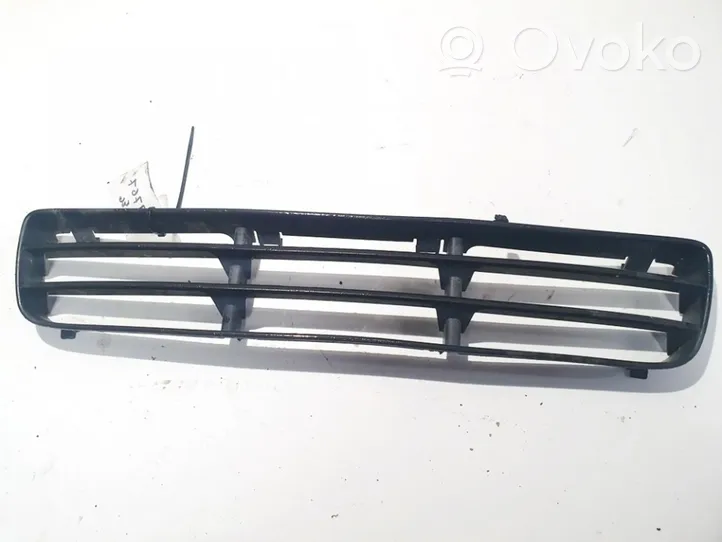 Volkswagen Bora Grille inférieure de pare-chocs avant 1j5853677b