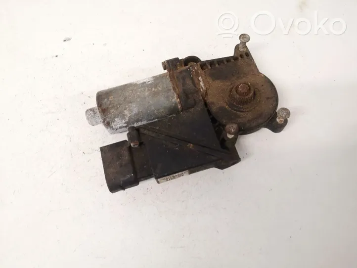 Mercedes-Benz A W168 Moteur de lève-vitre de porte avant 0130821698