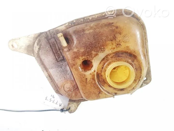 Volkswagen PASSAT B4 Vase d'expansion / réservoir de liquide de refroidissement 857121403