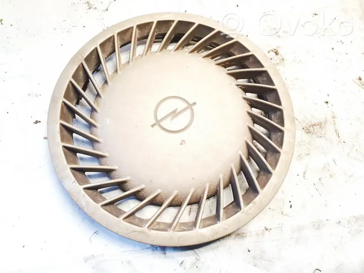 Opel Omega A R14 wheel hub/cap/trim 90247022