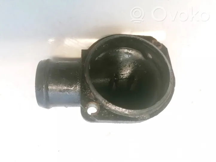 Volvo V70 Tuyau de liquide de refroidissement moteur 074121121b