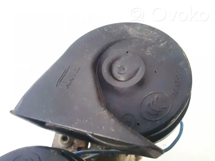 Volvo XC70 Horn signal e30055306