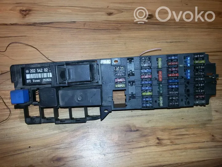 Mercedes-Benz C W202 Fuse box set 2025455240