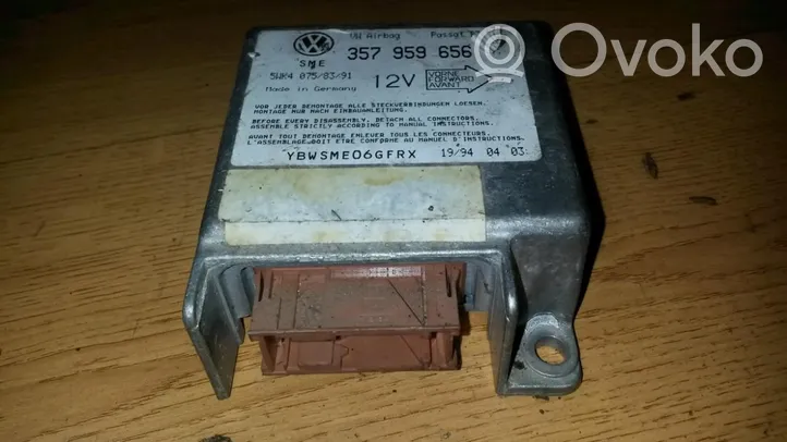 Volkswagen PASSAT B4 Gaisa spilvenu vadības bloks 357959656