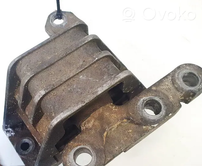 Opel Vectra C Engine mount bracket 21044614