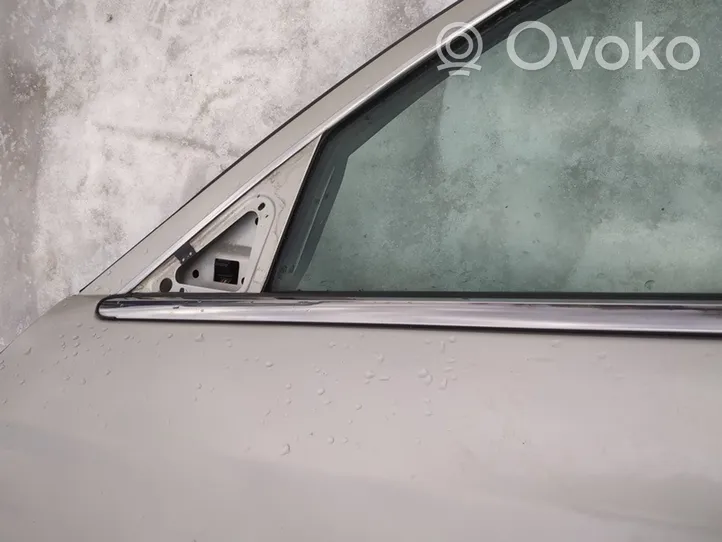 Chrysler 300 - 300C Priekinių durų stiklo apdaila 