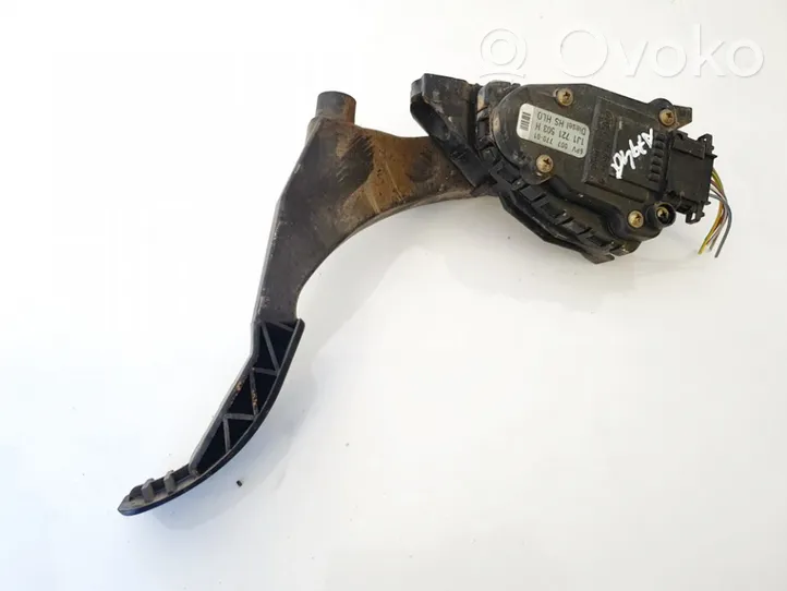 Volkswagen Bora Accelerator throttle pedal 1j1721503h