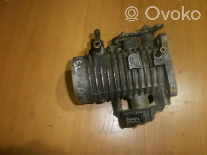 Opel Omega B1 Throttle valve 90352920