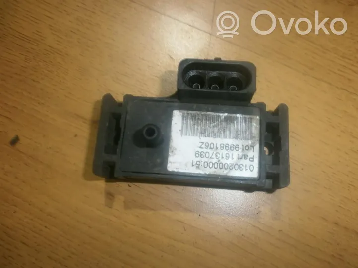 Opel Astra F Air pressure sensor 16137039