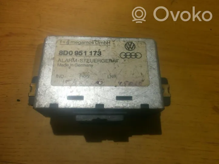 Audi A4 S4 B5 8D Kiti valdymo blokai/ moduliai 8D0951173