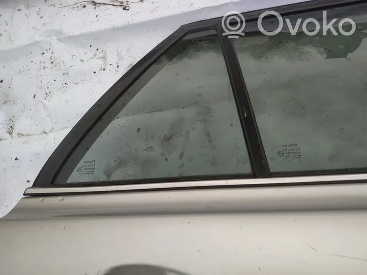 Toyota Avensis T250 Galinių durų stiklo apdaila 