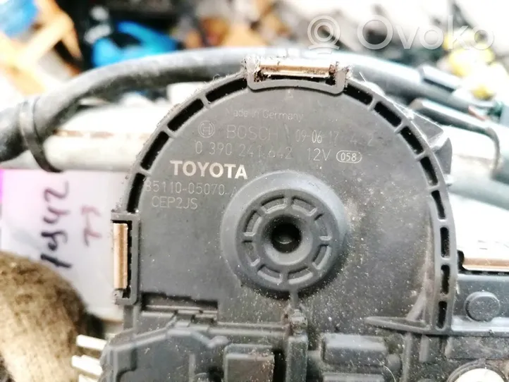 Toyota Avensis T270 Wiper motor 0390241642