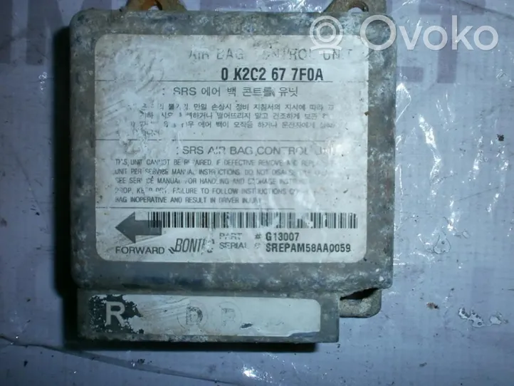 KIA Carens I Module de contrôle airbag 0K2C2677F0A