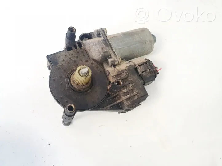 Audi A6 S6 C5 4B Moteur de lève-vitre de porte avant 0130821775