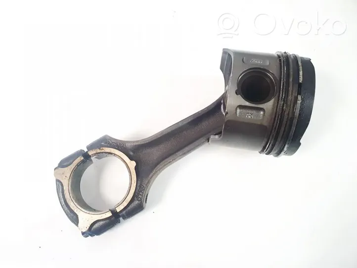 Mercedes-Benz Sprinter W906 Piston avec bielle r08857