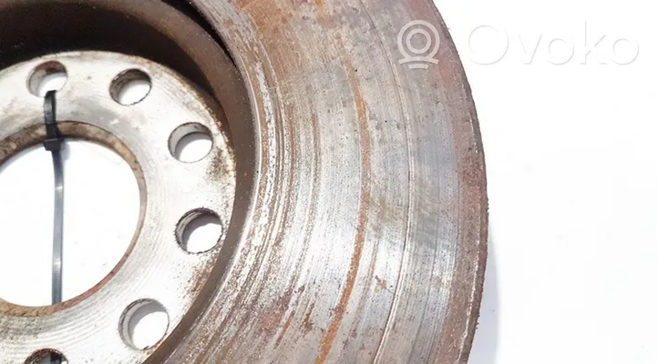 Volkswagen Jetta V Front brake disc ventiliuojamas