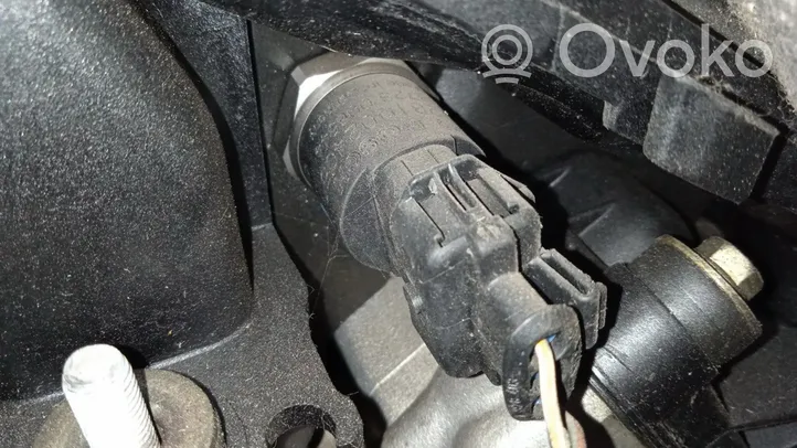 BMW 5 E39 Sensore di pressione del carburante 0281002405