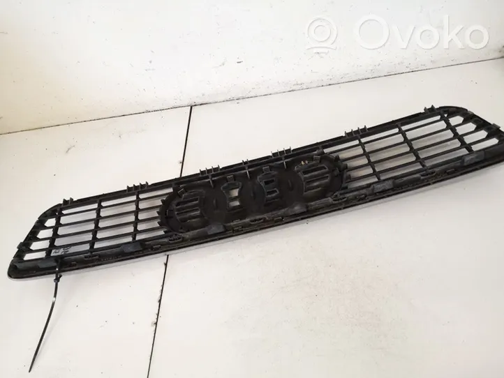 Audi A4 S4 B5 8D Atrapa chłodnicy / Grill 8d0853651j