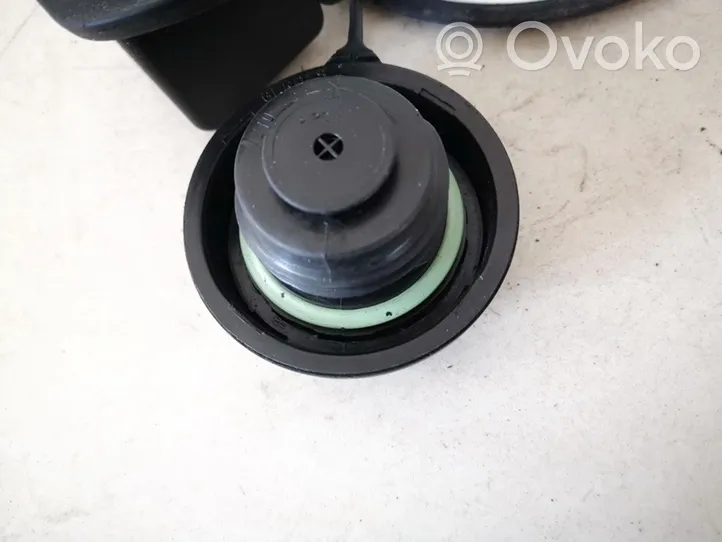 Opel Antara Tappo del serbatoio del carburante 