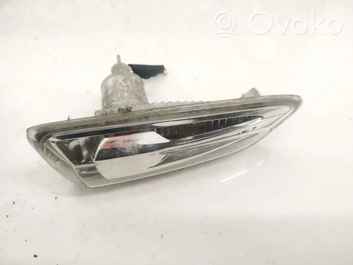 Opel Astra J Indicatore di direzione del parafango anteriore 13491089