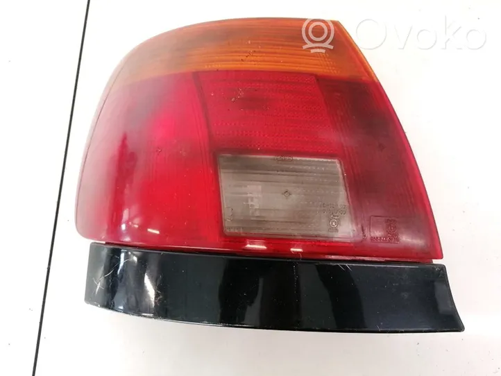 Audi A4 S4 B5 8D Lampa tylna 8d0945095a