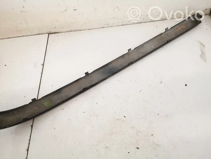 BMW 5 E39 Moldura embellecedora de la barra del amortiguador trasero 7005901