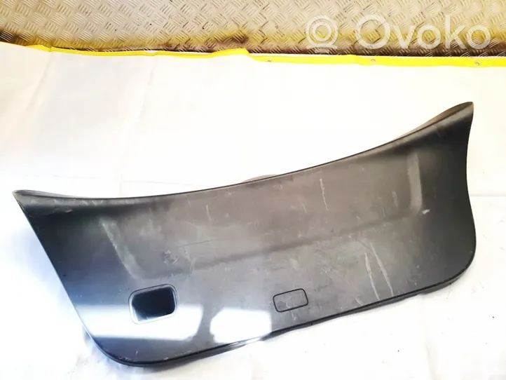 Toyota Yaris Cita veida bagāžnieka dekoratīvās apdares detaļa 677650d010