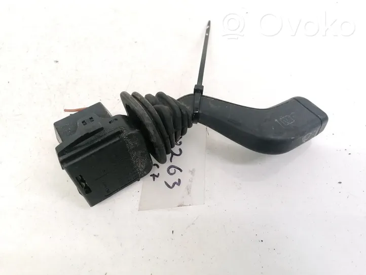 Opel Corsa B Wiper control stalk 90124931