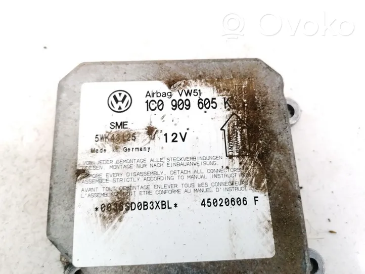 Volkswagen Polo Turvatyynyn ohjainlaite/moduuli 1C0909605K