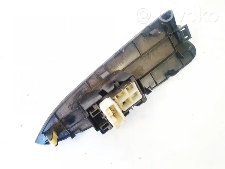 Toyota RAV 4 (XA30) Interruttore di controllo dell’alzacristalli elettrico 74272-42010