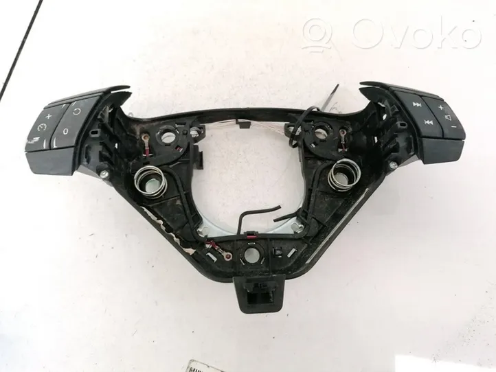 Volvo S60 Boutons / interrupteurs volant 8666883