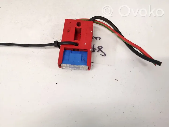 Audi A4 S4 B7 8E 8H Fuse 8a0937530