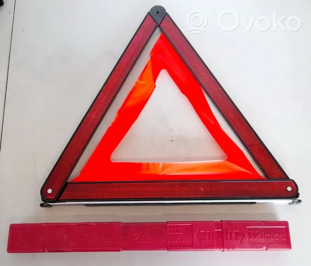 Audi A4 S4 B7 8E 8H Emergency warning sign 8H0860251