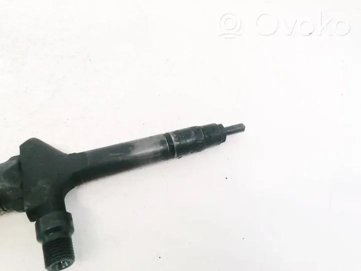 Mazda 5 Injecteur de carburant A00000F4