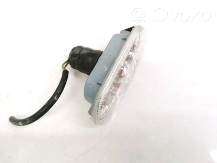 Volkswagen PASSAT B5.5 Front fender indicator light 1J0949117