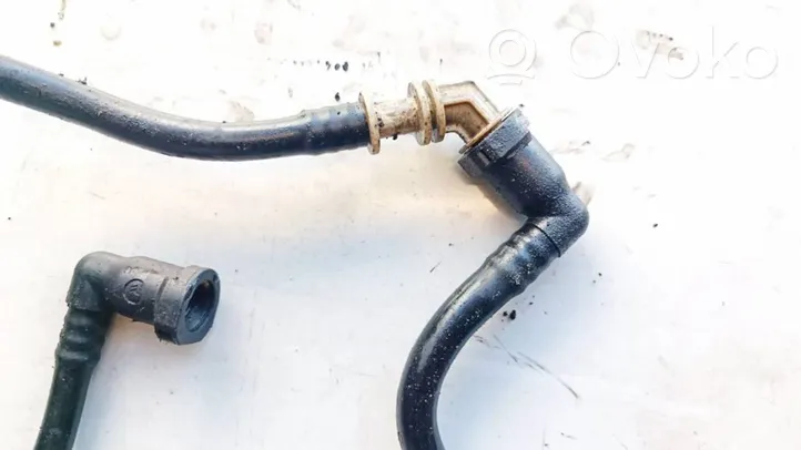 Nissan Primera Tuyau d'alimentation conduite de carburant 