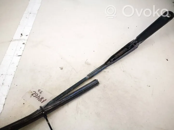 Opel Vivaro Front wiper blade arm 7700311582