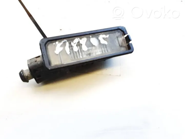 Volkswagen Golf VI Lampa oświetlenia tylnej tablicy rejestracyjnej 1k8943021